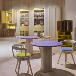 Sedia da pranzo Galleon di Archer Humphryes Architects