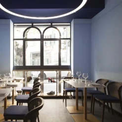 Sedia da pranzo in paglia di Vienna e noce canaletto greige
