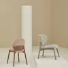 Sedia da salotto Fleuron 203 in frassino grigio di Constance Guisset