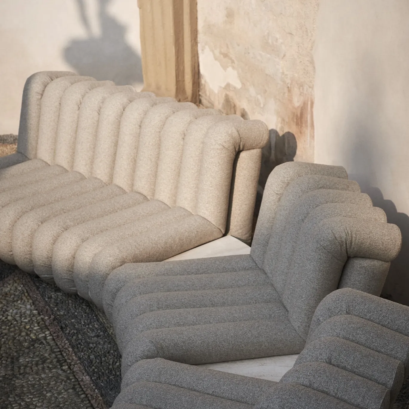 Sedia da salotto Periscopio in tessuto beige scanalato di Studiopepe