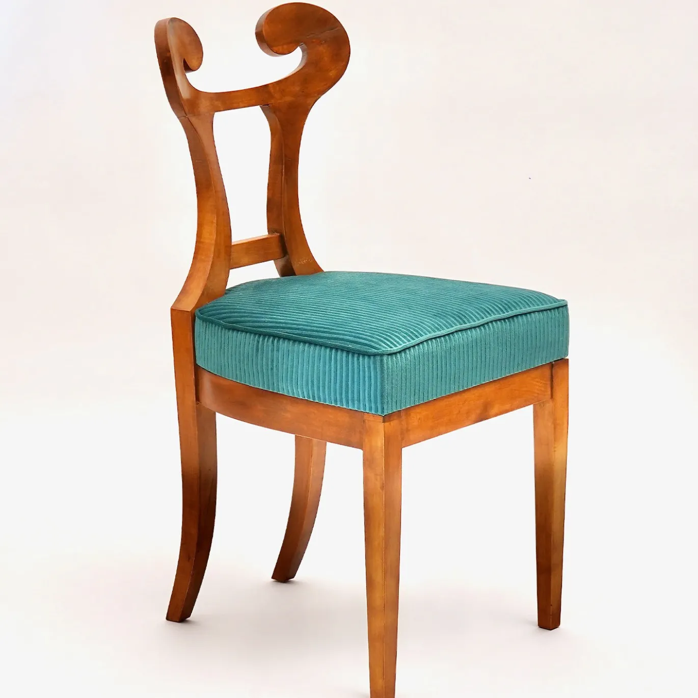 Sedia Eclectica Otto-Karl con finitura noce