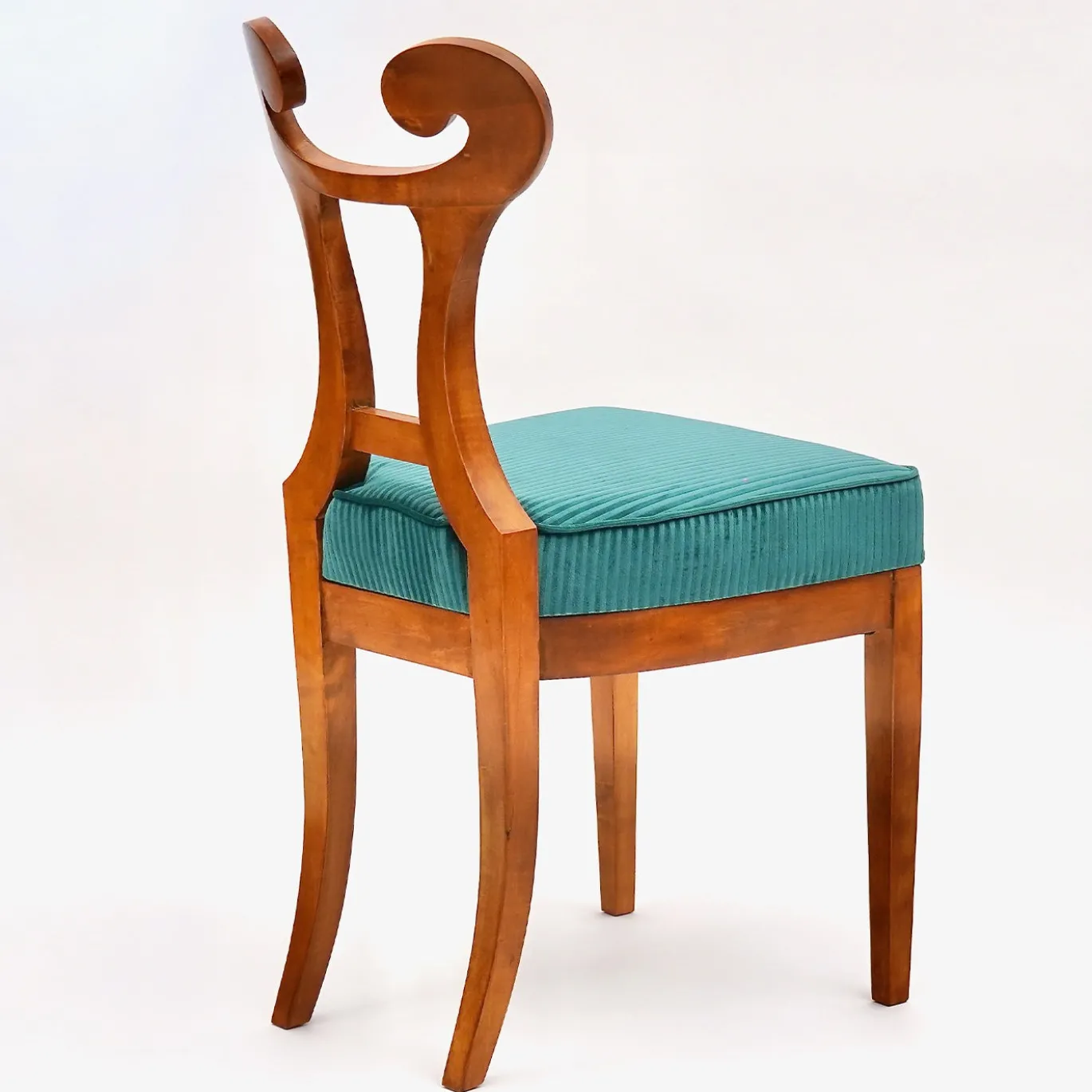 Sedia Eclectica Otto-Karl con finitura noce