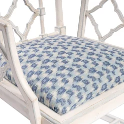 Sedia Faenza con struttura in legno bianco e seduta con motivo blu