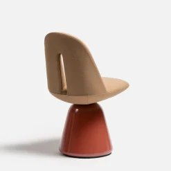 Sedia Girevole Bill in Legno Laccato Terracotta e Rivestimento in Loden Beige