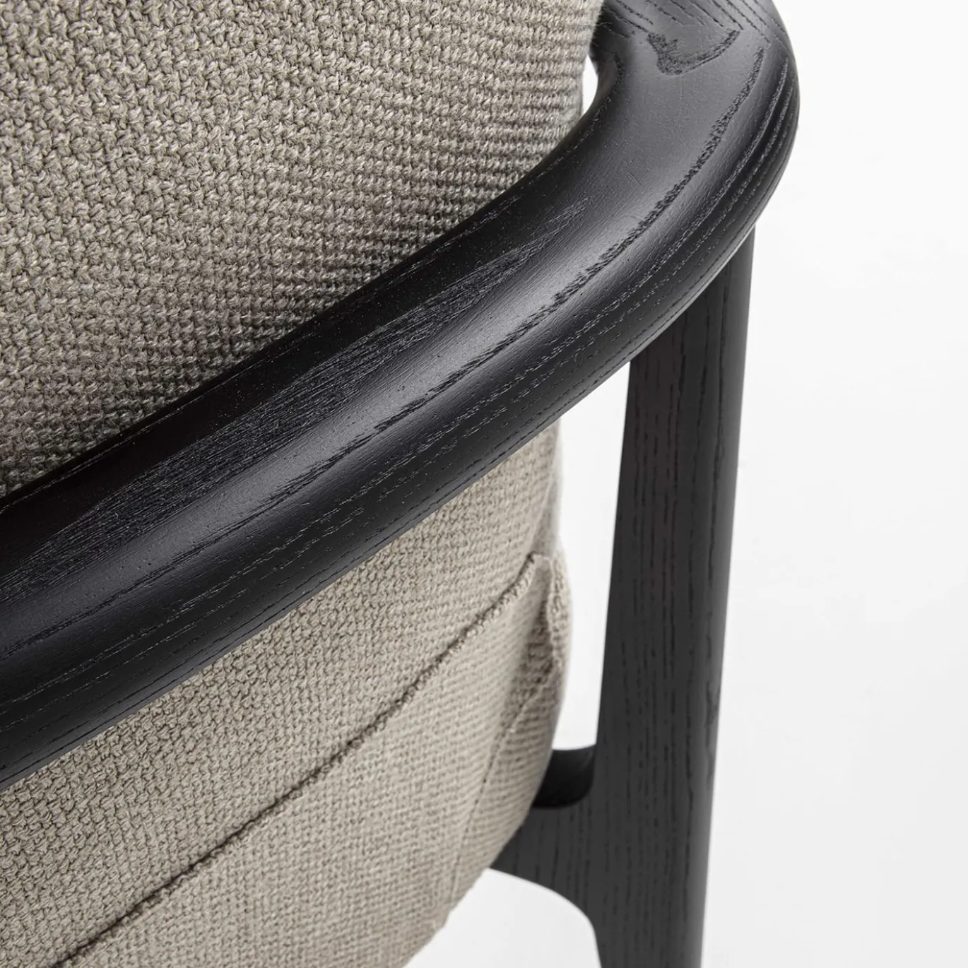 Sedia Greta beige con braccioli