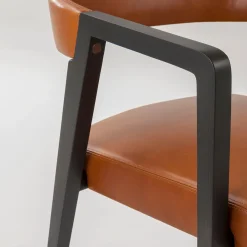 Sedia Kris in Frassino Tinto Nero con Seduta in Pelle