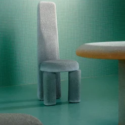 Sedia Lazzaro blu di Patricia Urquiola