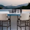 Sedia Levante beige con braccioli di Massimo Castagna