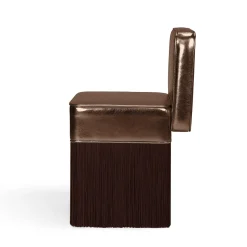 Sedia Lilly in pelle marrone con finitura metallizzata brillante
