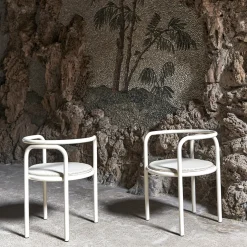 Sedia Locus Solus White di Gae Aulenti