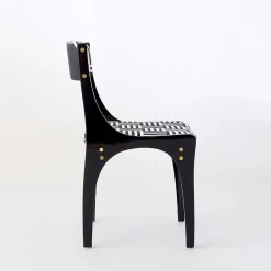 Sedia Lola in bianco e nero ispirata agli anni '50