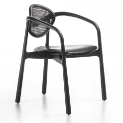 Sedia nera con braccioli Marlena di Studio Nove.3