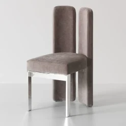 Sedia Nina in velluto grigio con schienale alto
