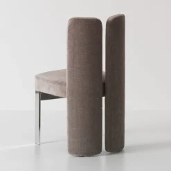 Sedia Nina in velluto grigio con schienale alto