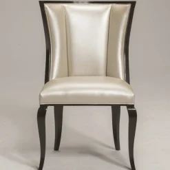 Sedia Oscar con gambe in legno curvate