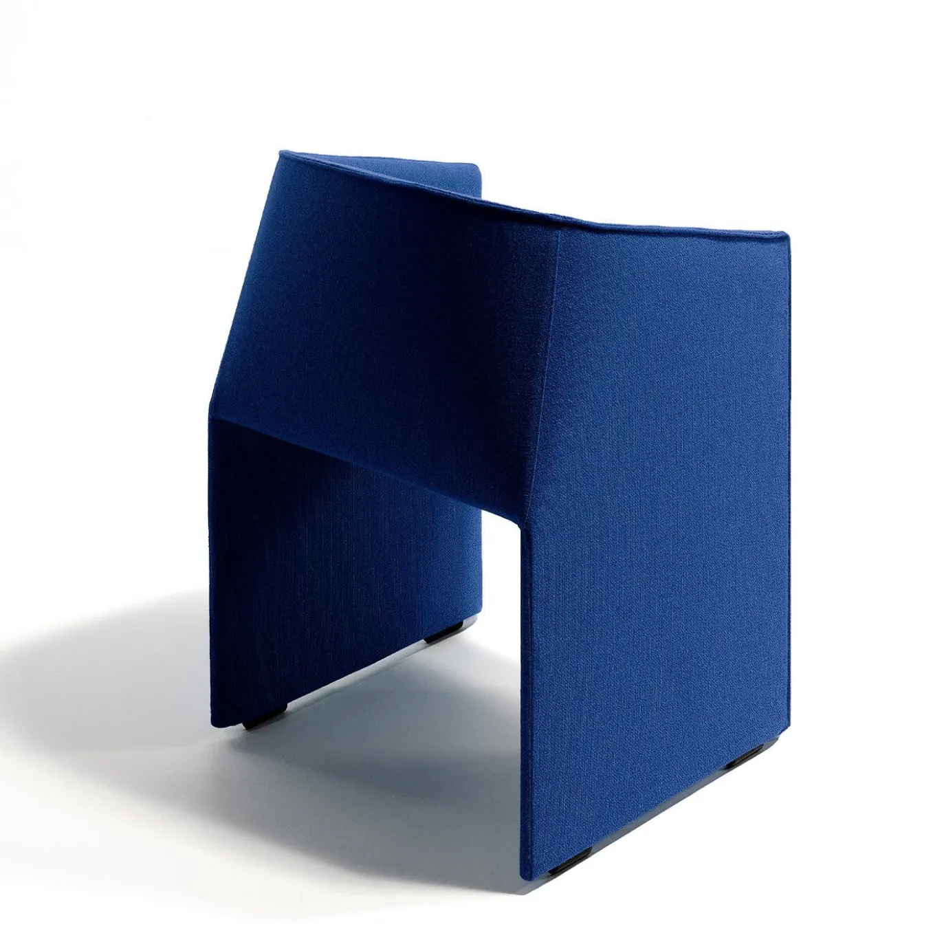 Sedia Plau Blue Tall on feet di Gabriele e Oscar Buratti