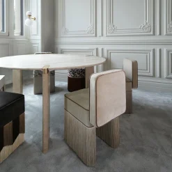 Sedia quadrata in velluto beige con frange