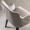 Sedia Royale Quilt in pelle e velluto color taupe di Castello Lagravinese