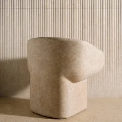 Sedia Scultorea in Marmo Beige Cosimo