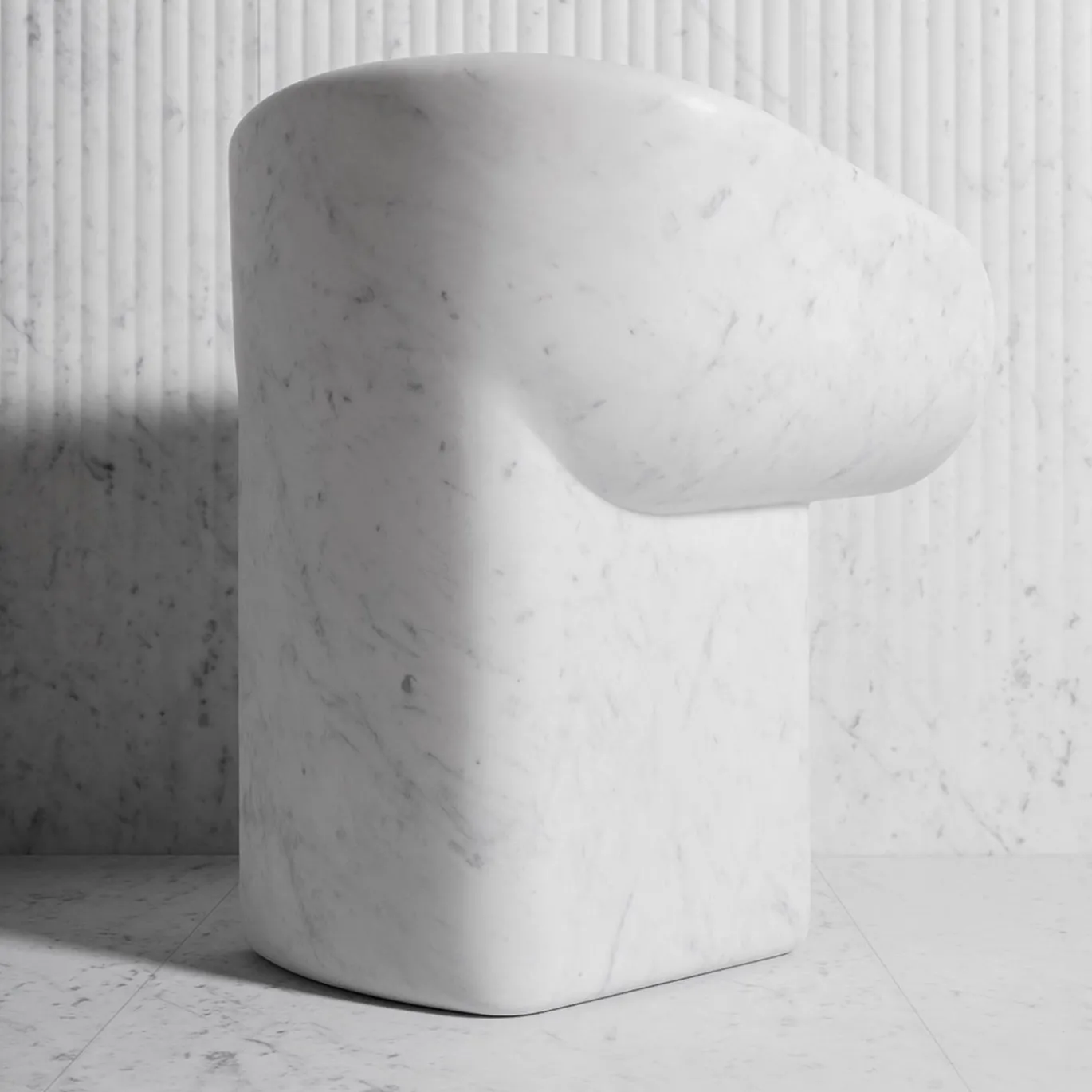 Sedia scultorea in marmo bianco Cosimo