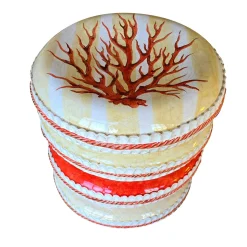 Seduta scultorea 4 cuscini gialla con decorazione in corallo rosso