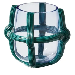 Sestiere, piccolo vaso trasparente e verde acqua di Patricia Urquiola