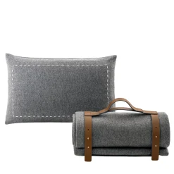 Set da viaggio Thalina con coperta e cuscino in lana grigia