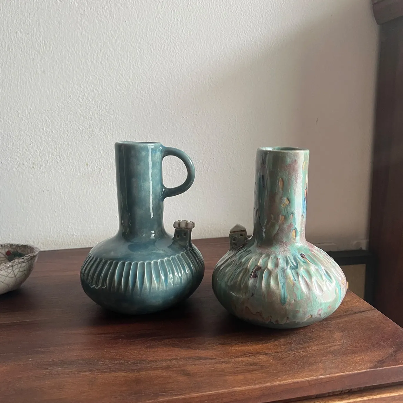 Set di 2 Anfore Eco Abitato in Ceramica Azzurra della Collezione Micromondo