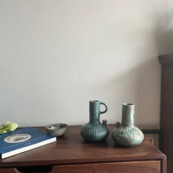 Set di 2 Anfore Eco Abitato in Ceramica Azzurra della Collezione Micromondo