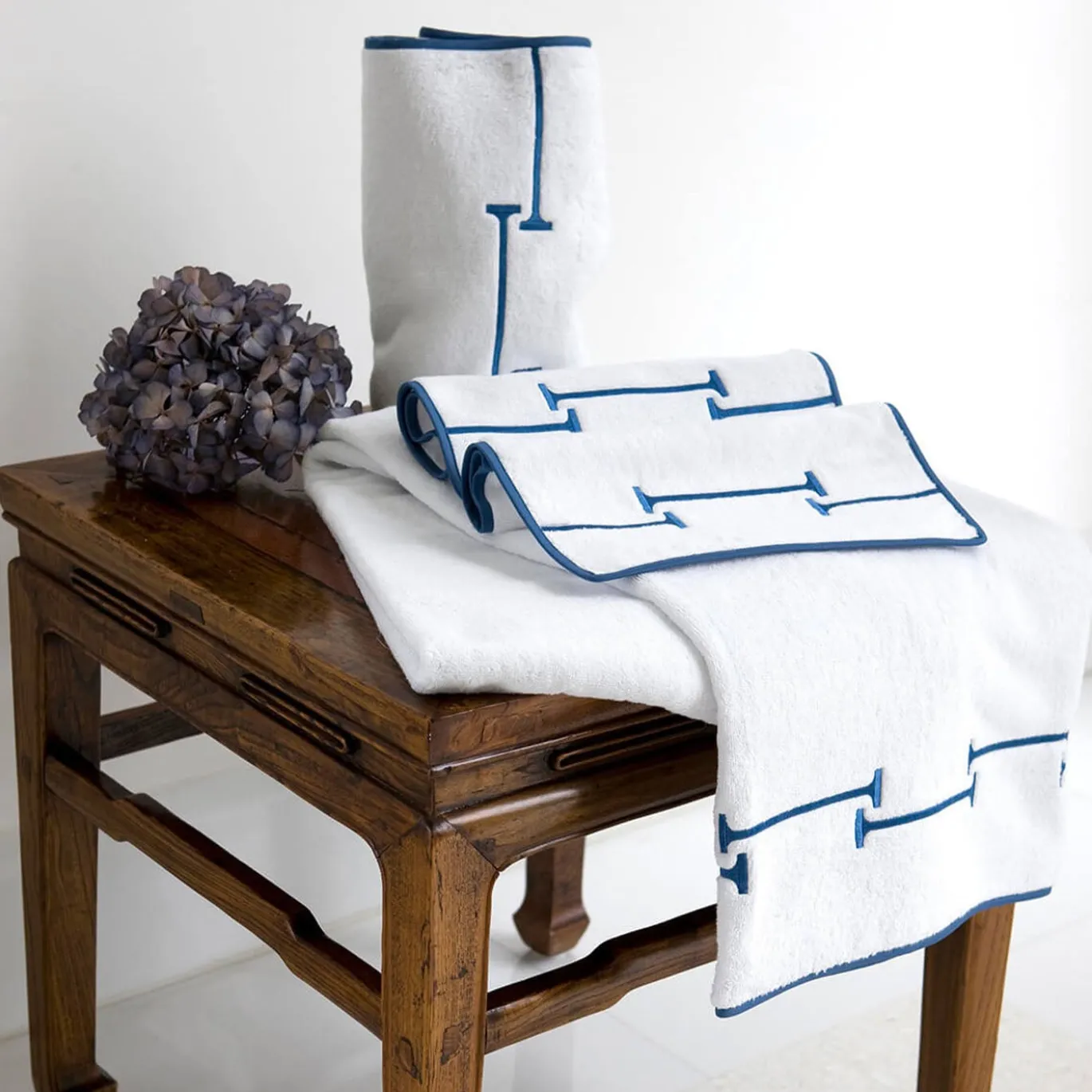 Set di asciugamani da bagno Piton bianchi