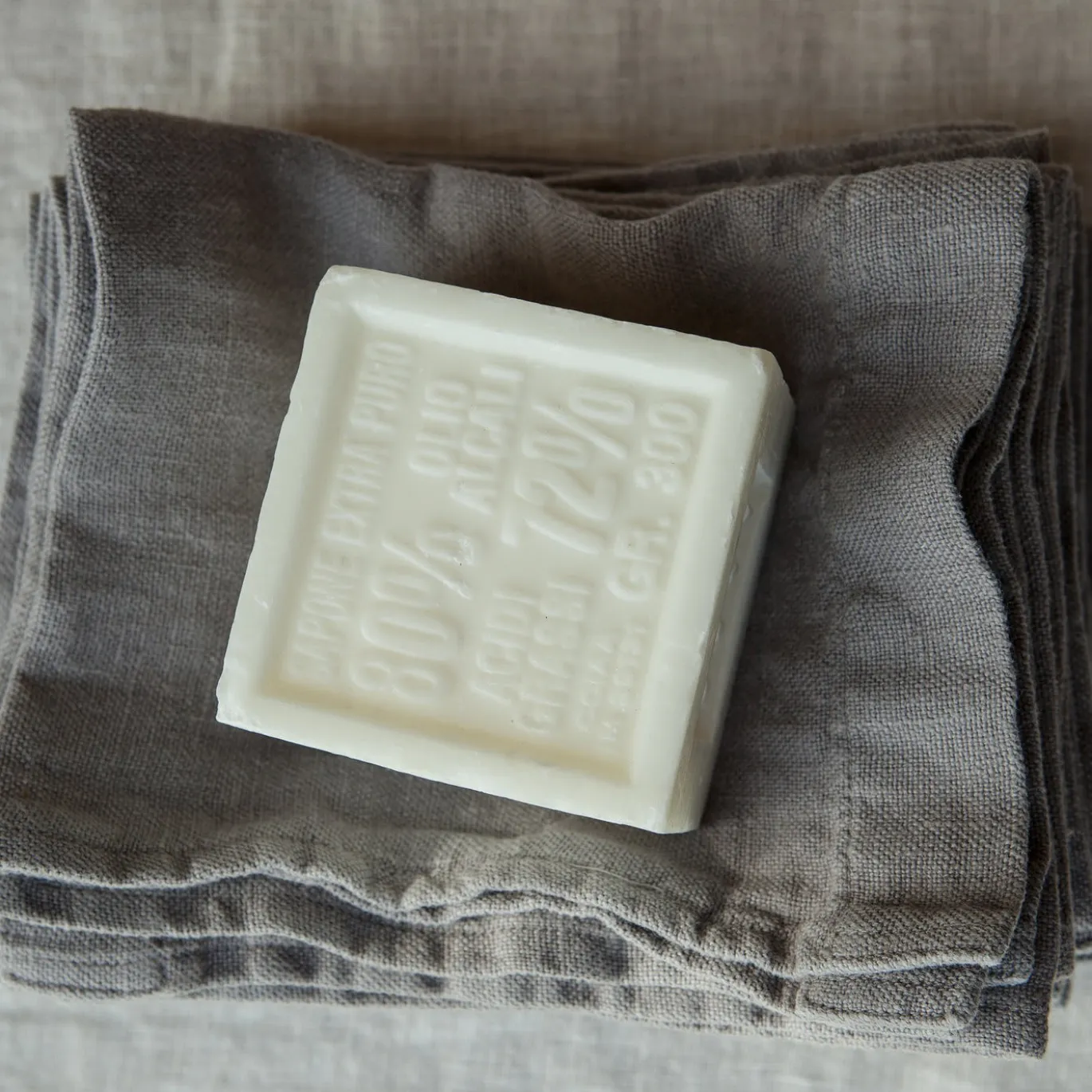 Set di 2 asciugamani in lino blu chiaro con lunghe frange