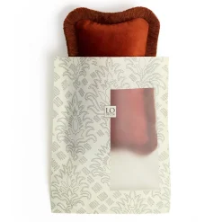 Set di 2 Cuscini Micro The Gift in Velluto Mattone con Frange