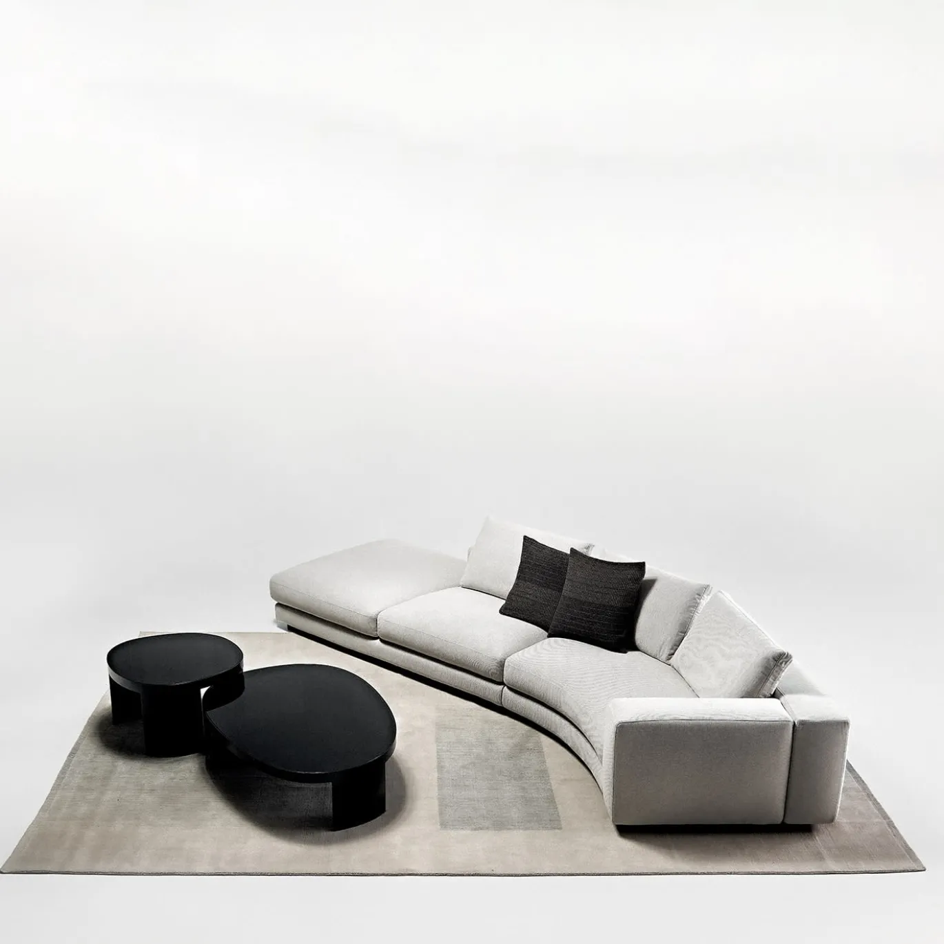 Set di 2 tavolini neri Kyoto di Ludovica + Roberto Palomba