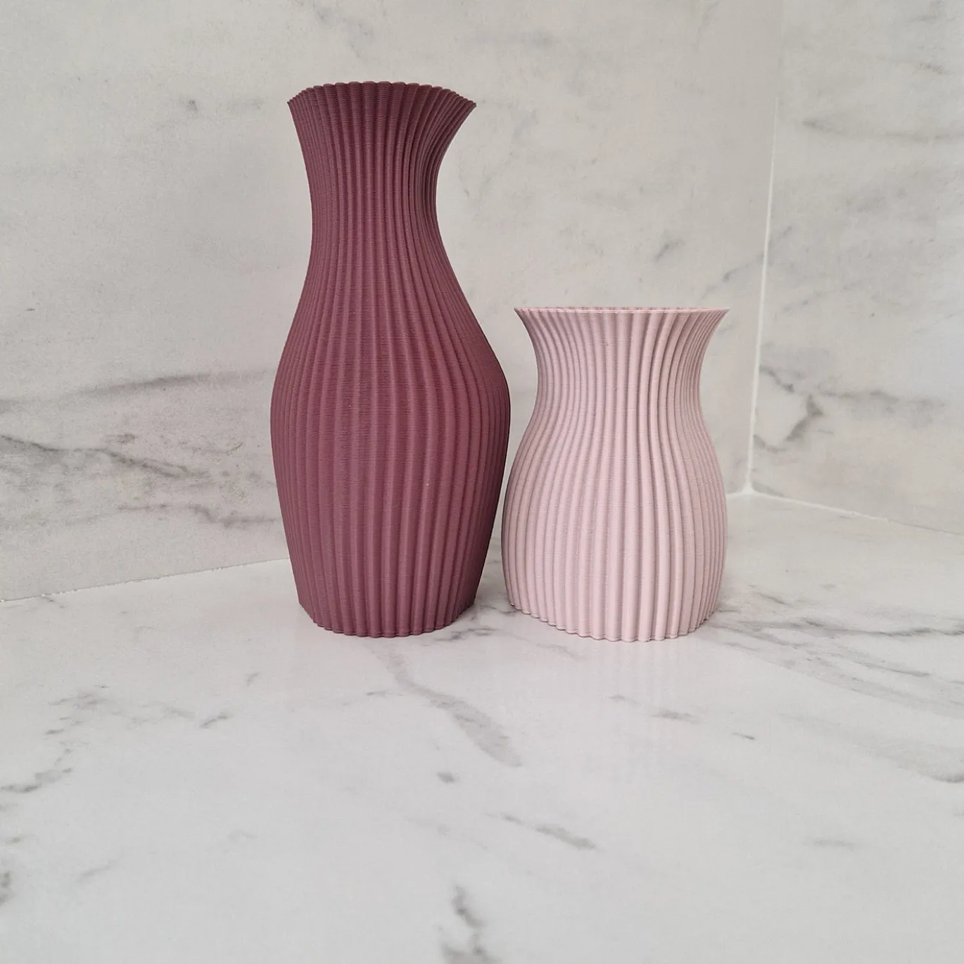 Set di 2 vasi decorativi Onda Burgundy e Rosy