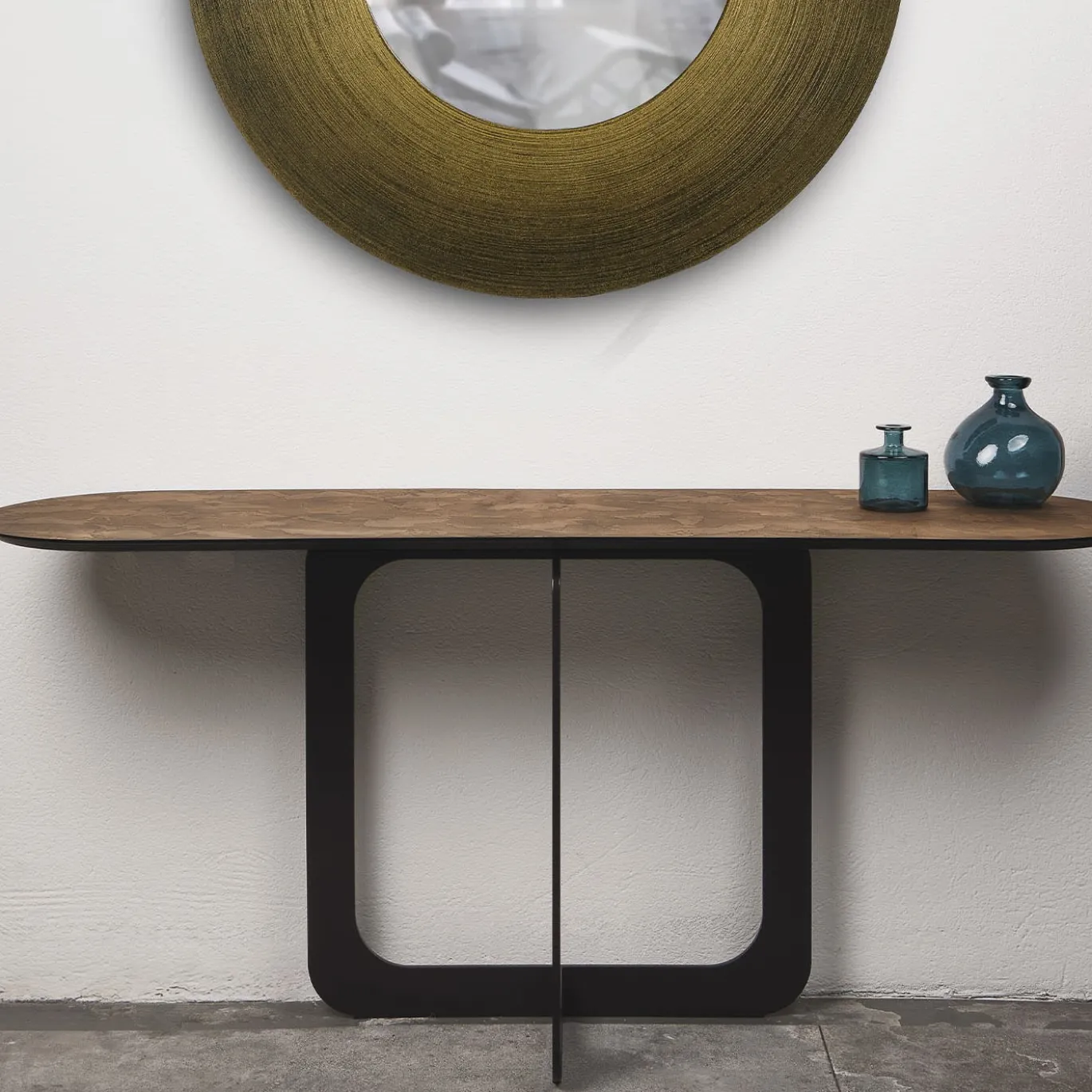 Settanta Console Ovale Grande Con Top In Resina Spatolata Color Bronzo