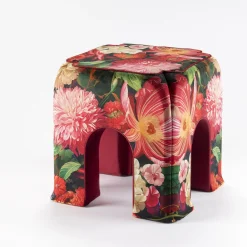 Sgabello Alice in velluto floreale di Clementine Chambon