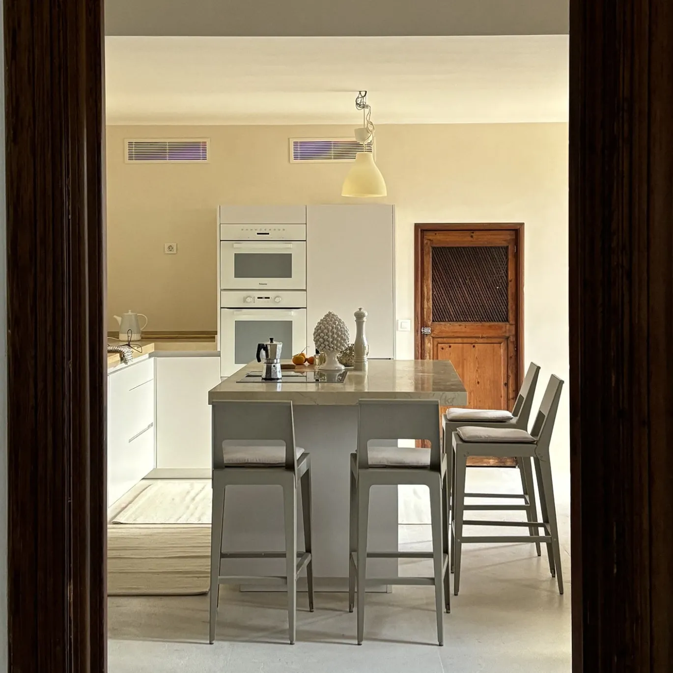 Sgabello Alustool in metallo grigio