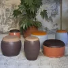 Sgabello Bombo marrone scuro di Nestor Perkal