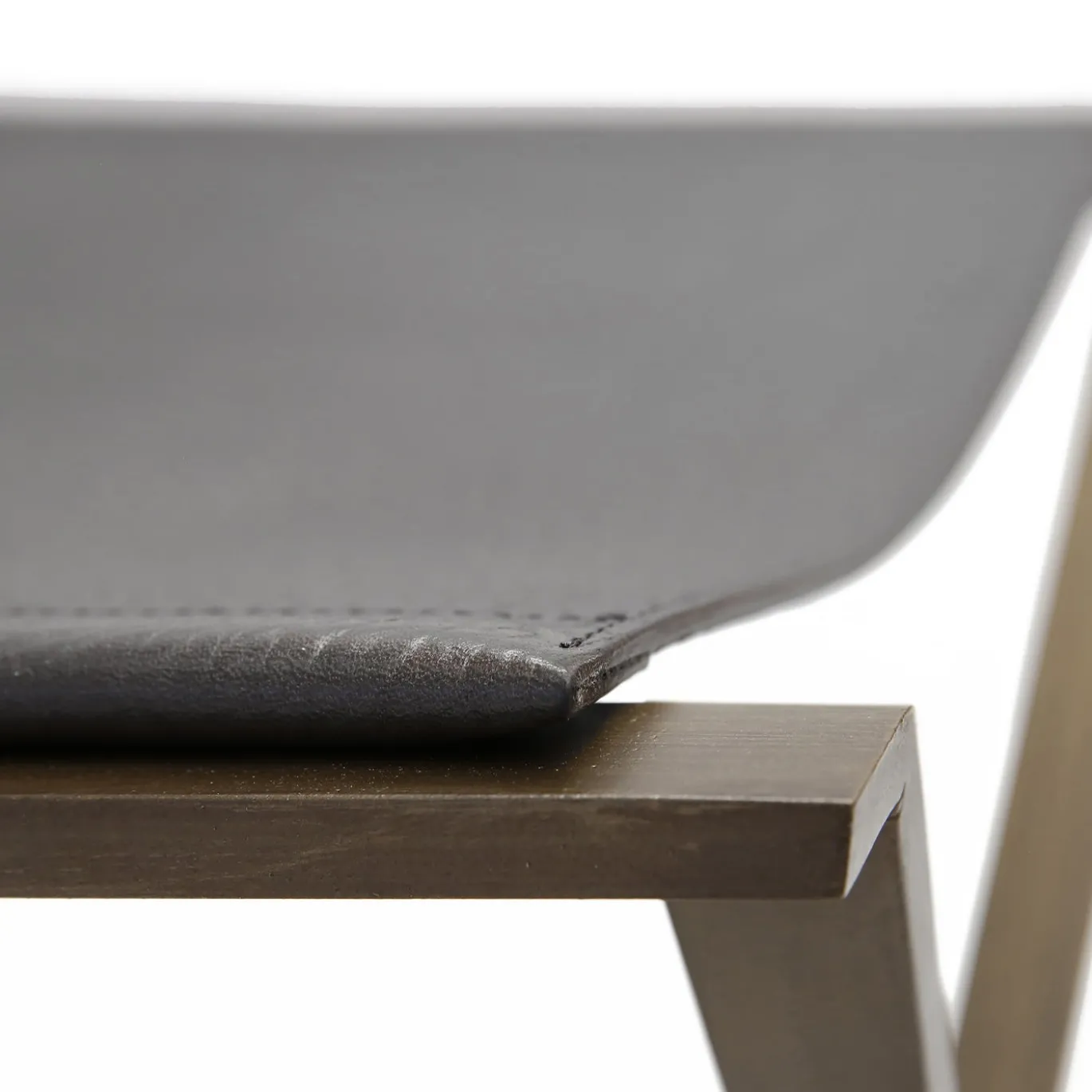 Sgabello Clifton4 in pelle e metallo galvanizzato