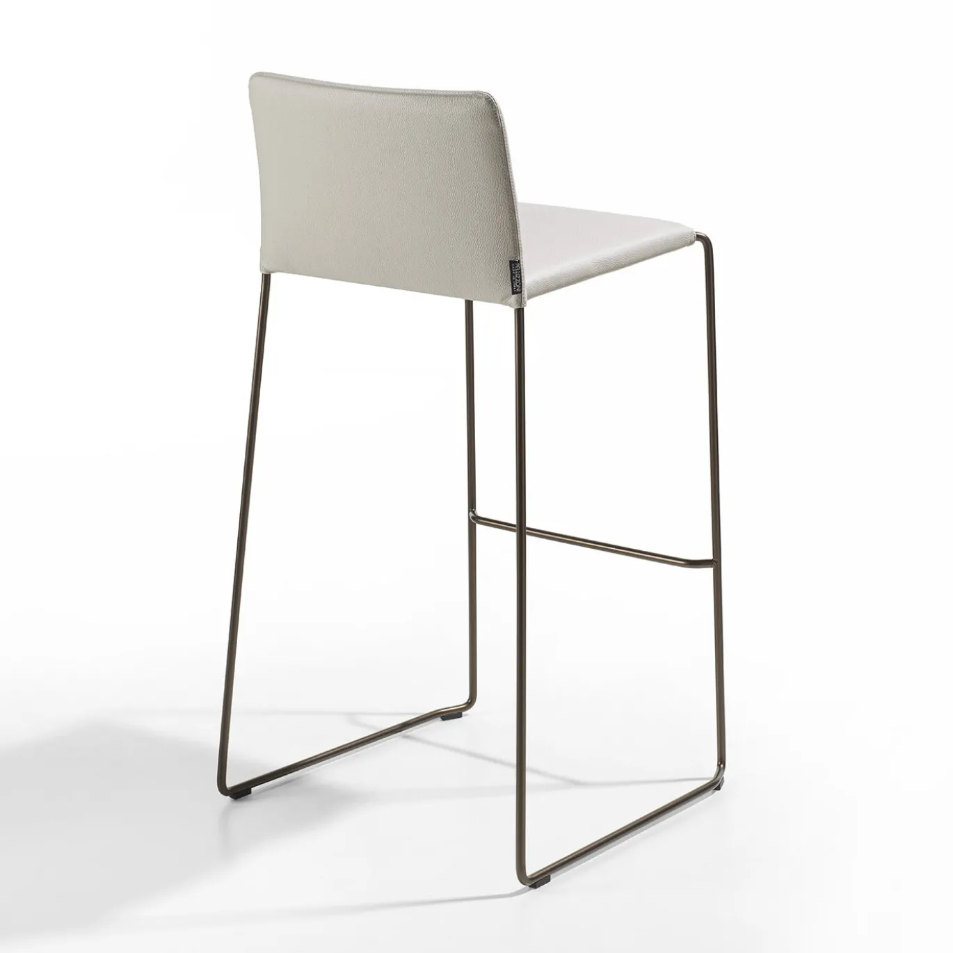 Sgabello da bar Bizzy in pelle Pearl