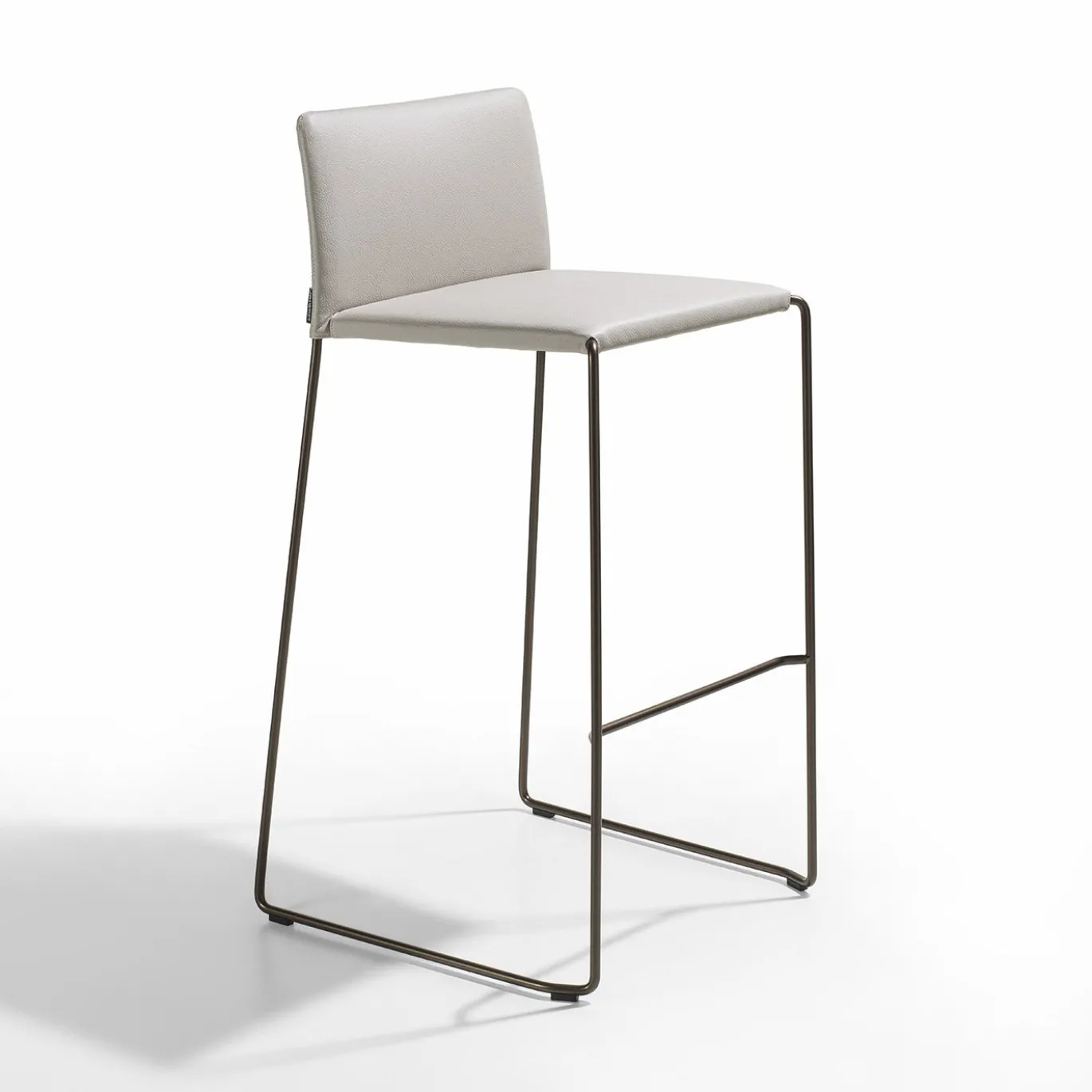 Sgabello da bar Bizzy in pelle Pearl