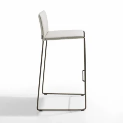 Sgabello da bar Bizzy in pelle Pearl