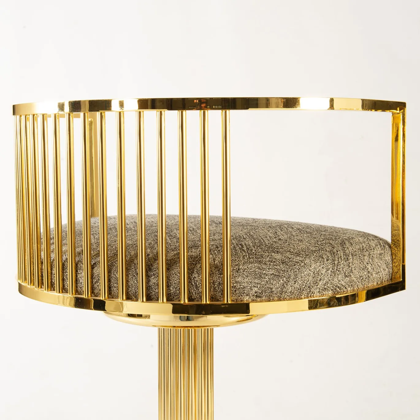 Sgabello da bar Clio in ottone dorato