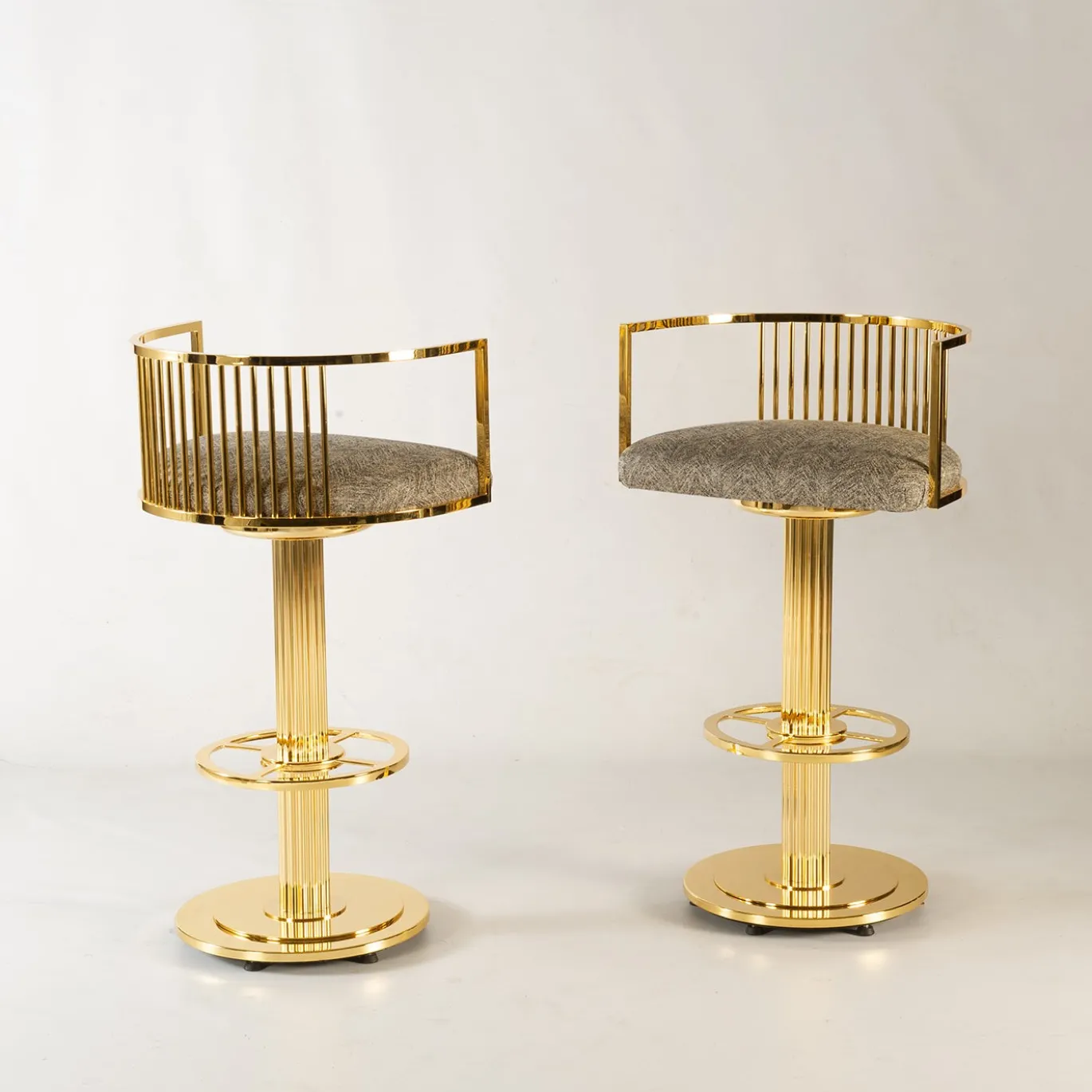Sgabello da bar Clio in ottone dorato