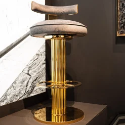 Sgabello da bar Elide in ottone dorato