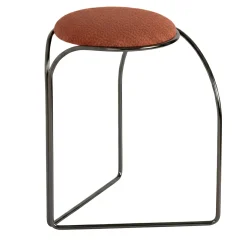 Sgabello Flow Basso in metallo con finitura Ultrablack