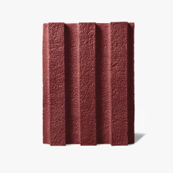 Sgabello in ceramica rossa Merlate di Patricia Urquiola