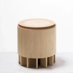Sgabello in legno Cruz