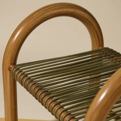 Sgabello in legno multistrato e cuoio verde