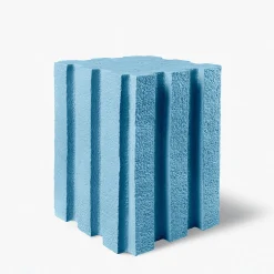 Sgabello Merlate in ceramica azzurro chiaro di Patricia Urquiola